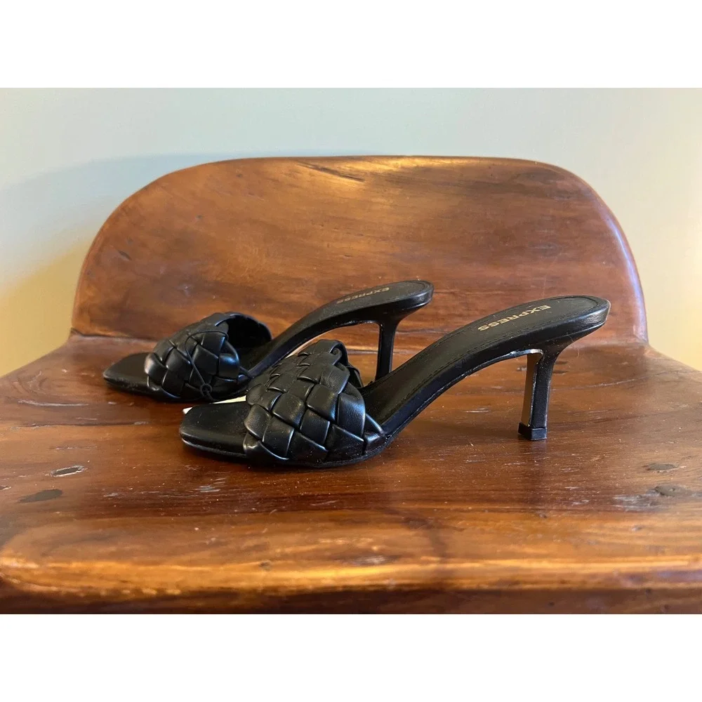 Express Black Braided Kitten Heel Sandals Woven Square Toe Mules Womens 6 NEW